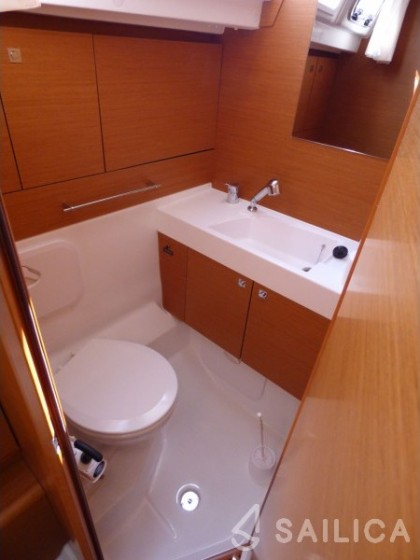 Sun Odyssey 479 - Yacht Charter Sailica