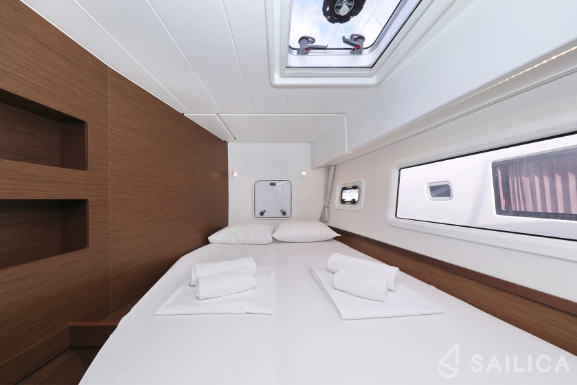 Lagoon 42 - Yacht Charter Sailica