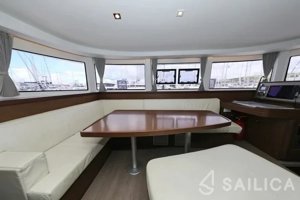 Lagoon 42 - Yacht Charter Sailica