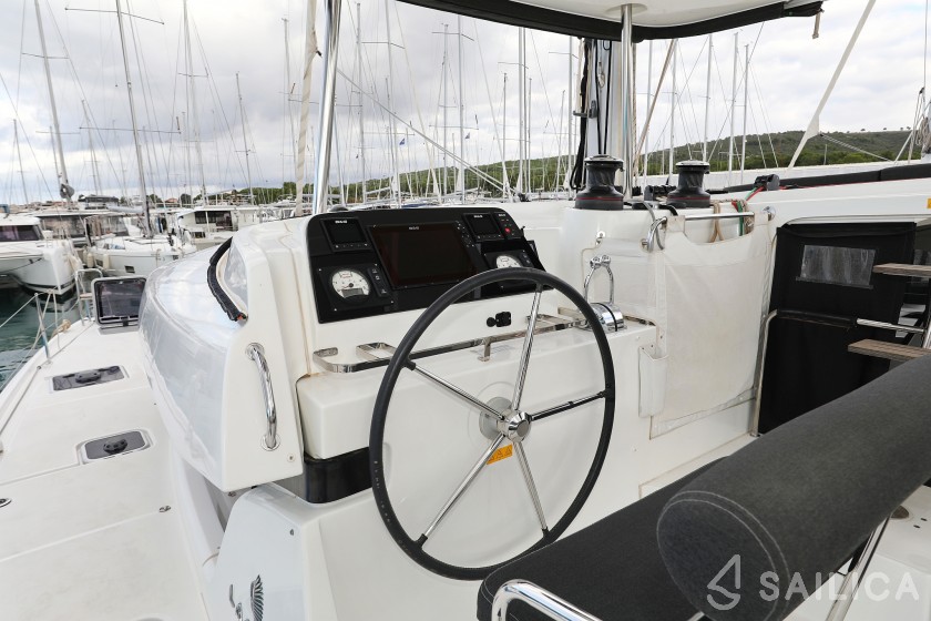 Lagoon 42 - Yacht Charter Sailica