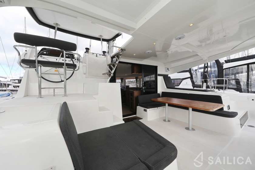 Lagoon 42 - Yacht Charter Sailica