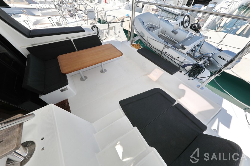 Lagoon 42 - Yacht Charter Sailica