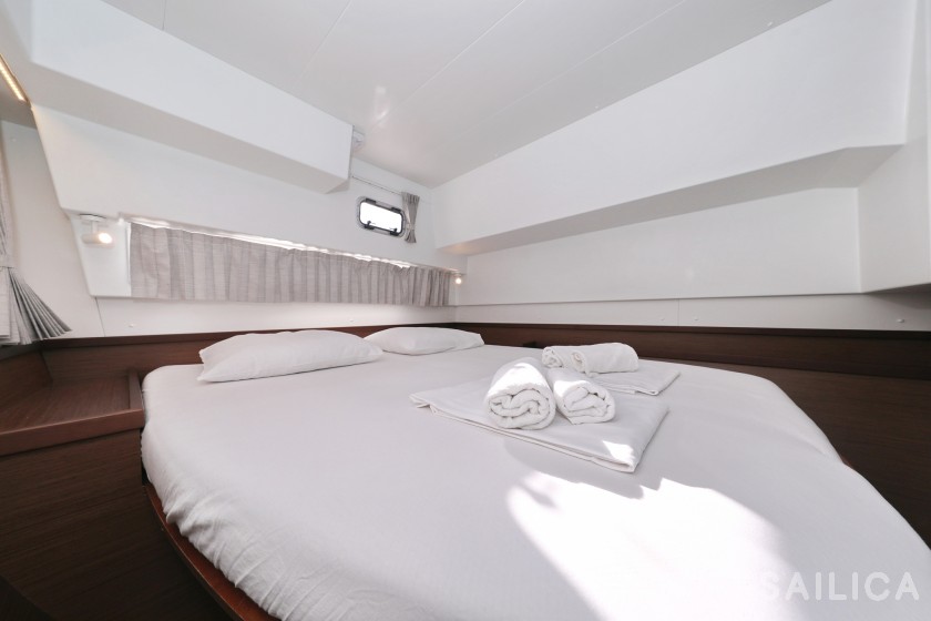 Lagoon 42 - Yacht Charter Sailica
