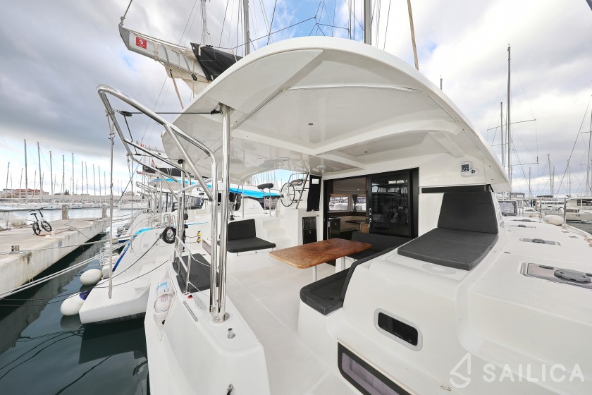 Lagoon 42 - Yacht Charter Sailica