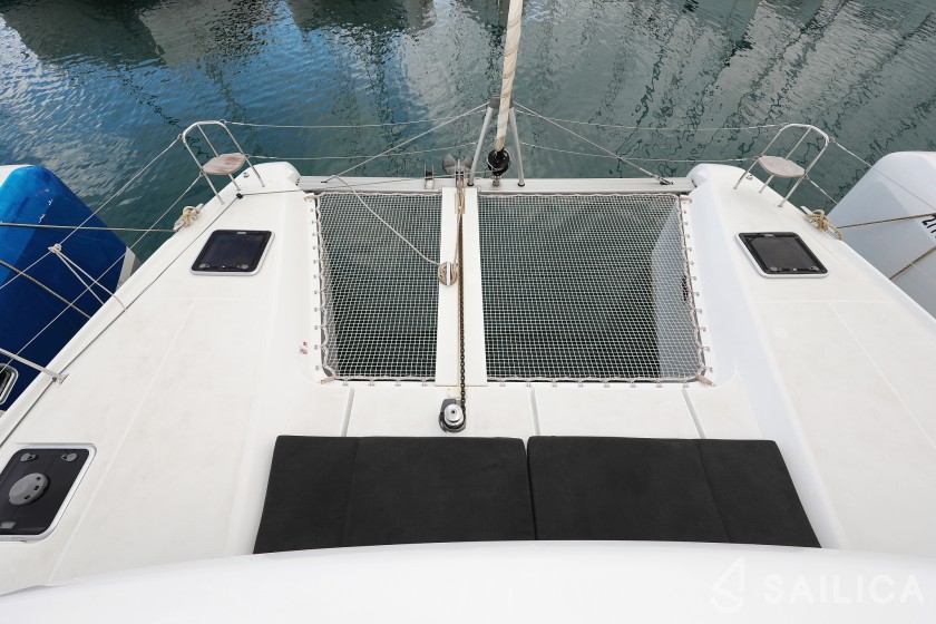 Lagoon 42 - Yacht Charter Sailica