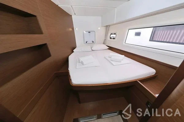 Lagoon 42 - Yacht Charter Sailica