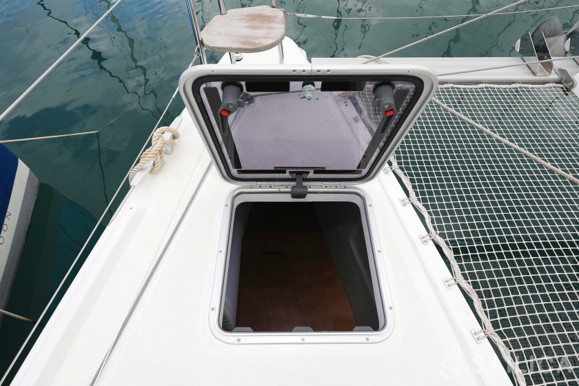 Lagoon 42 - Yacht Charter Sailica