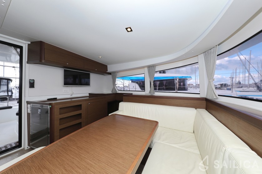 Lagoon 42 - Yacht Charter Sailica