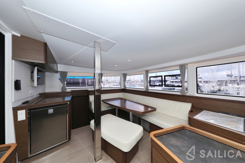 Lagoon 42 - Yacht Charter Sailica