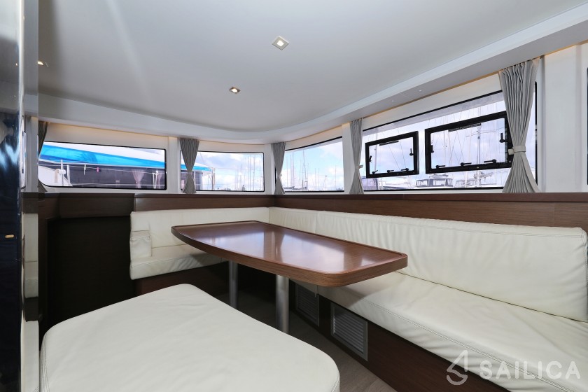 Lagoon 42 - Yacht Charter Sailica