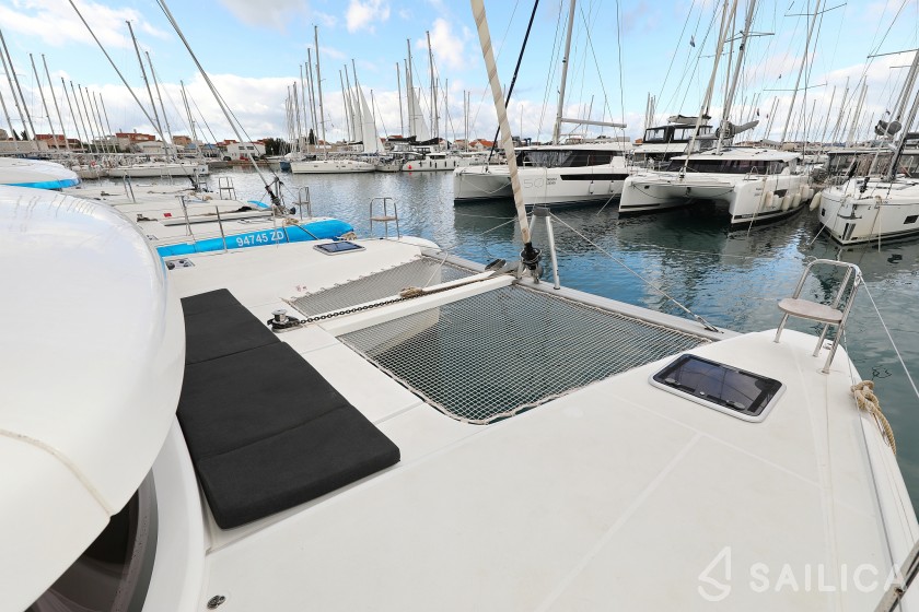 Lagoon 42 - Yacht Charter Sailica