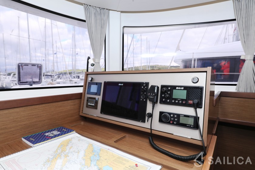 Lagoon 42 - Yacht Charter Sailica