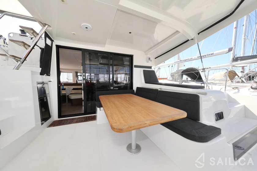 Lagoon 42 - Yacht Charter Sailica