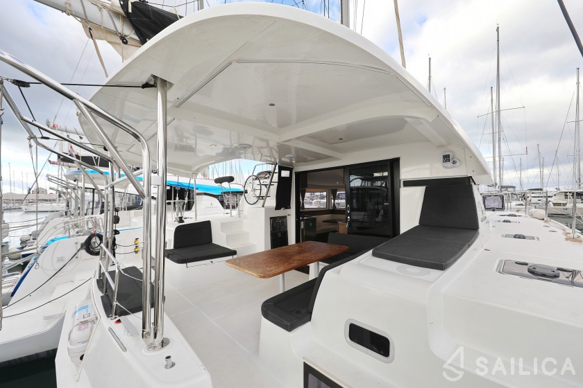 Lagoon 42 - Yacht Charter Sailica