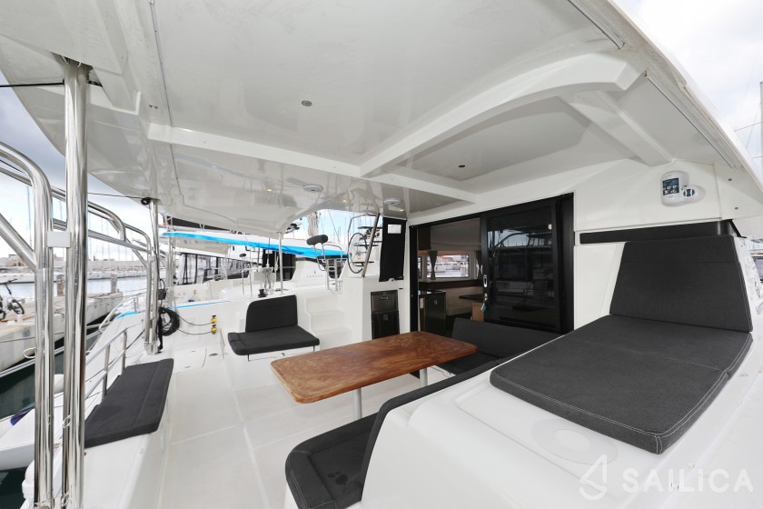 Lagoon 42 - Yacht Charter Sailica