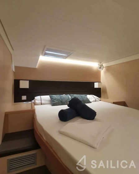 Lagoon 560 S2 - Yacht Charter Sailica
