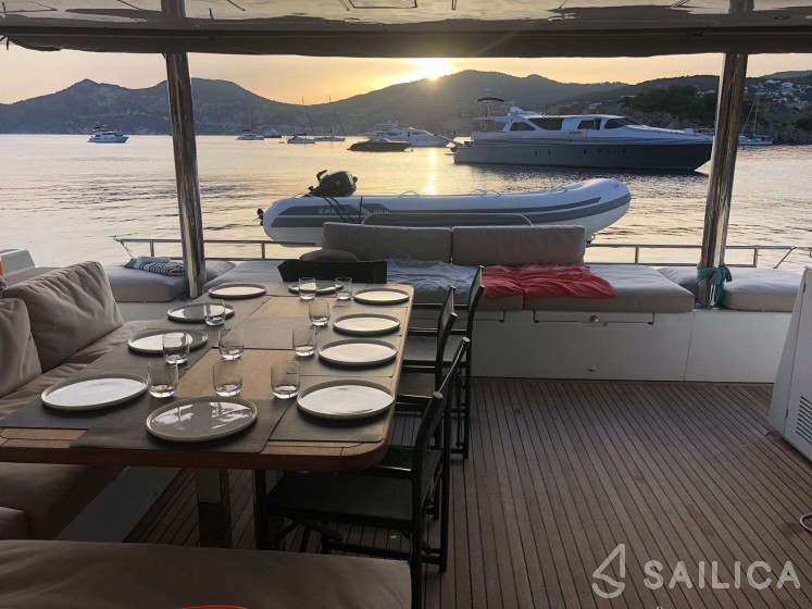 Lagoon 560 S2 - Yacht Charter Sailica