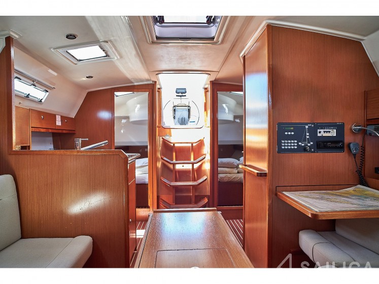 Bavaria 36 Cruiser - Yacht Charter Sailica