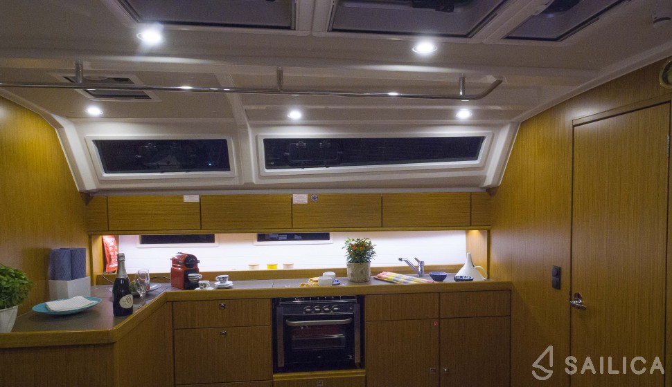 Bavaria 46 Cruiser - Yacht Charter Sailica