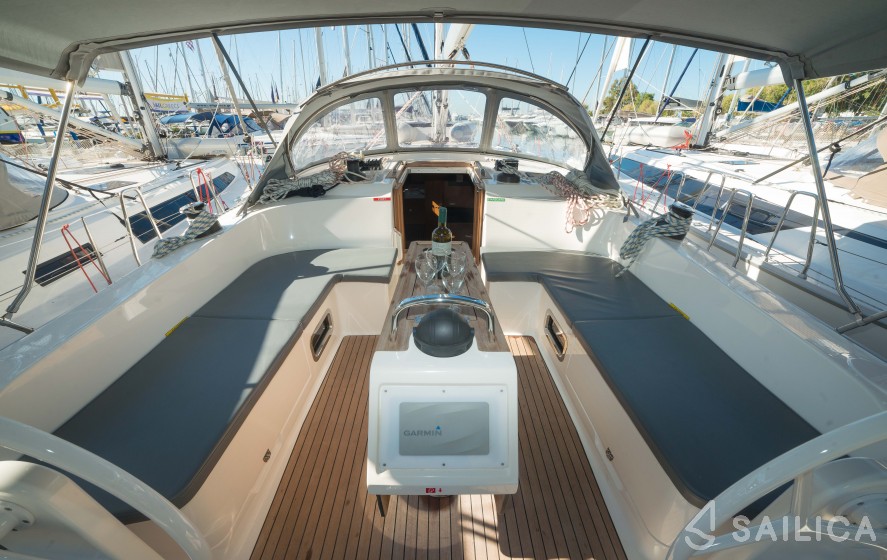 Bavaria 46 Cruiser - Yacht Charter Sailica