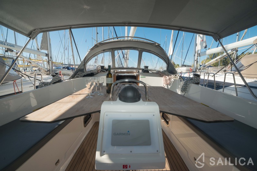 Bavaria 46 Cruiser - Yacht Charter Sailica