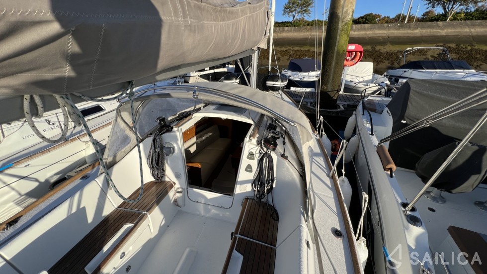 First 25 S - Yacht Charter Sailica