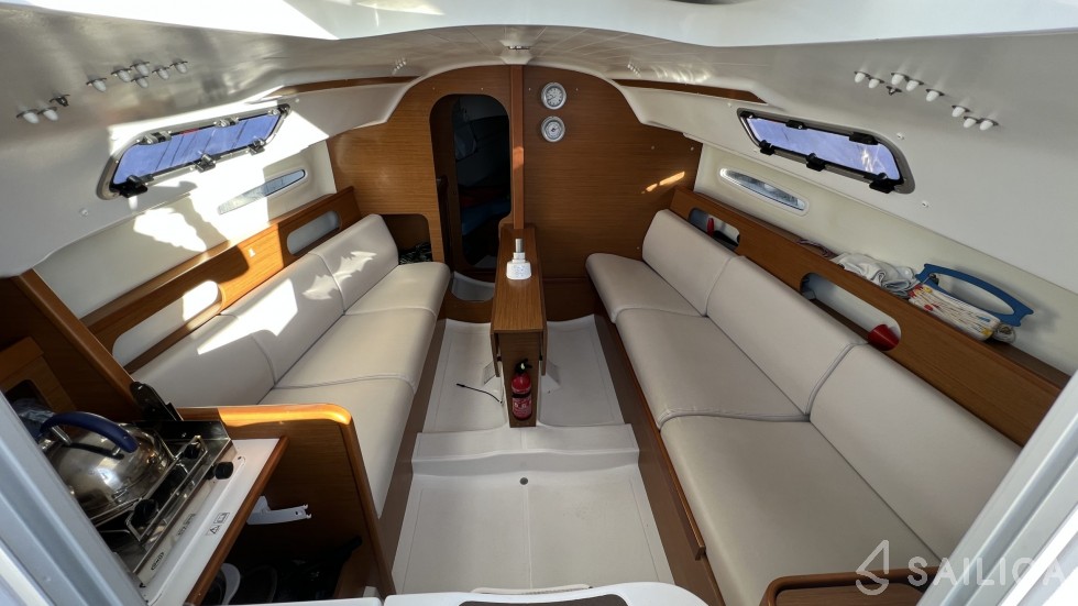 First 25 S - Yacht Charter Sailica