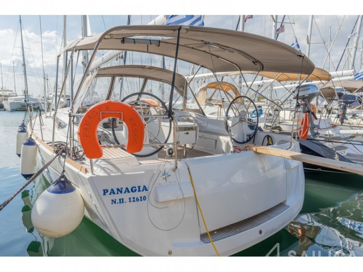 Sun Odyssey 519 - Yacht Charter Sailica