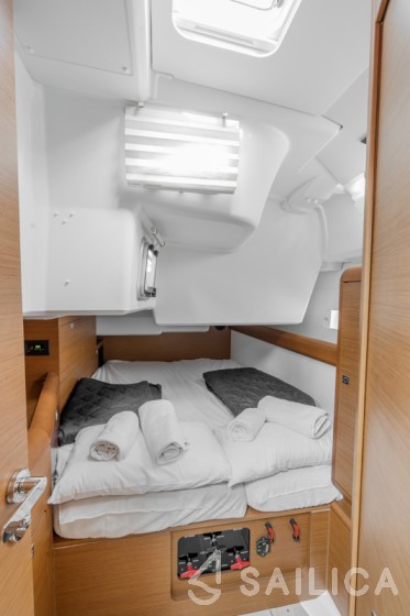 Sun Odyssey 519 - Yacht Charter Sailica