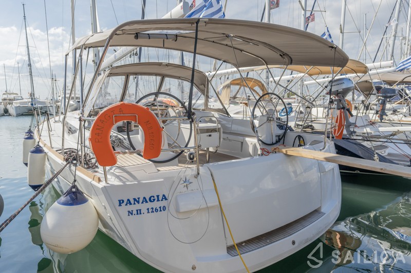 Sun Odyssey 519 - Yacht Charter Sailica