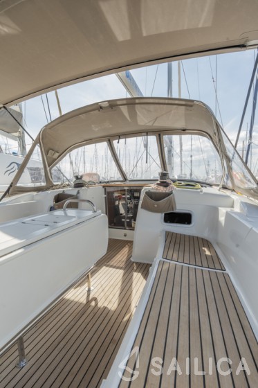 Sun Odyssey 519 - Yacht Charter Sailica
