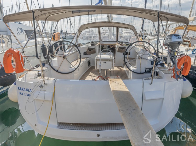 Sun Odyssey 519 - Yacht Charter Sailica
