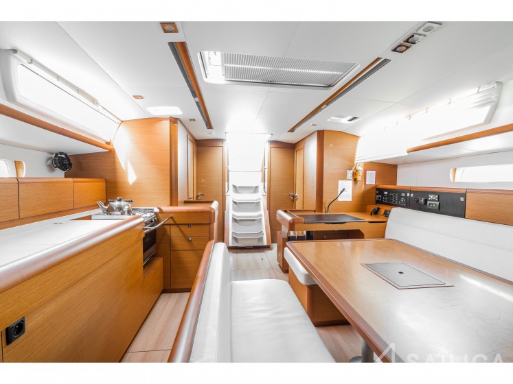 Sun Odyssey 519 - Yacht Charter Sailica