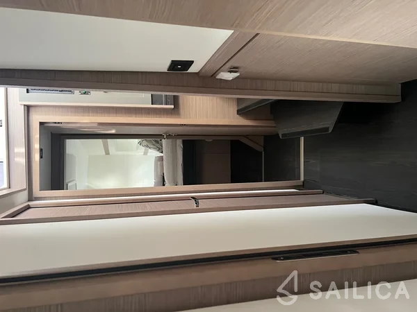 Isla 40 - Yacht Charter Sailica