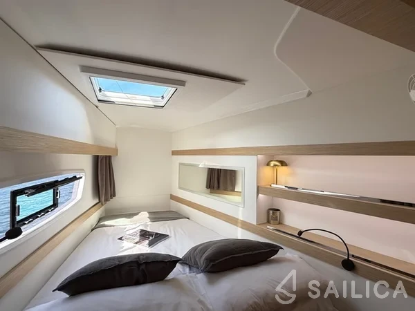 Isla 40 - Yacht Charter Sailica