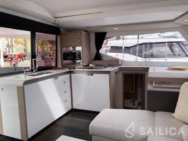 Isla 40 - Yacht Charter Sailica