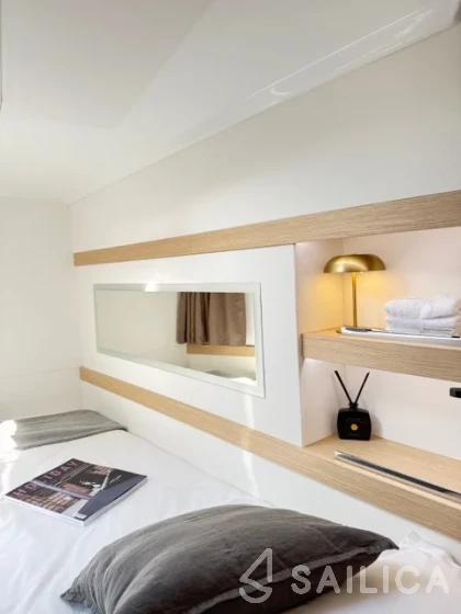 Isla 40 - Yacht Charter Sailica