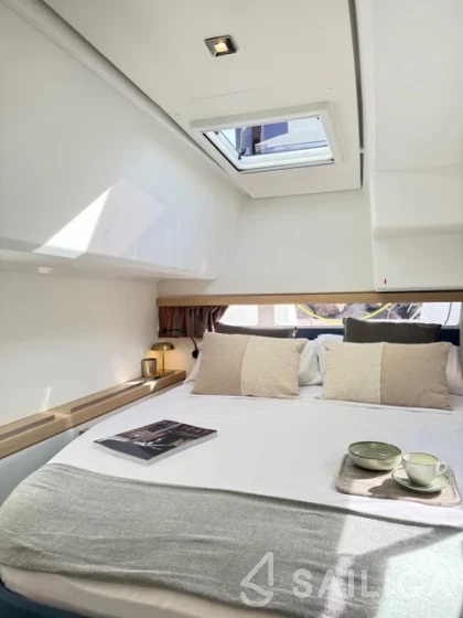Isla 40 - Yacht Charter Sailica