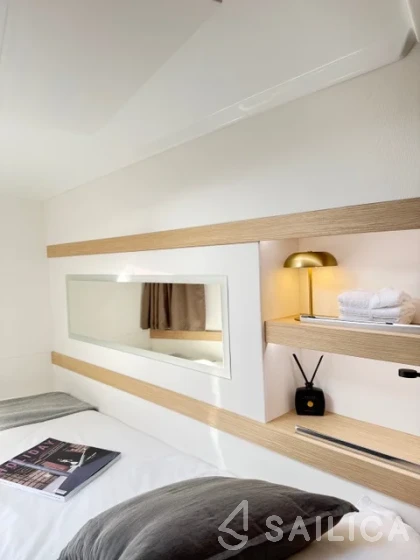 Isla 40 - Yacht Charter Sailica