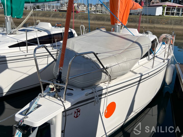 Maxus 26 Standard - Yacht Charter Sailica