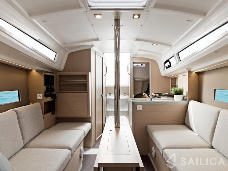 Oceanis 30.1 - Yacht Charter Sailica