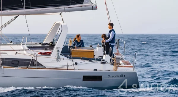 Oceanis 41.1 - Yacht Charter Sailica