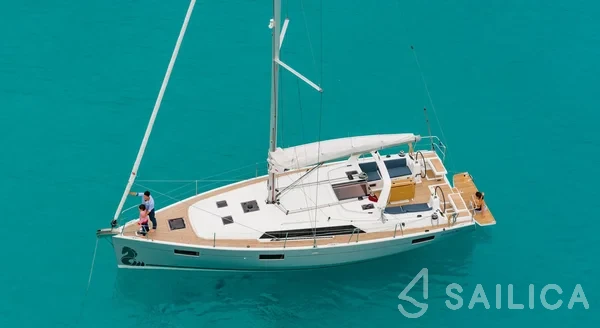 Oceanis 41.1 - Yacht Charter Sailica