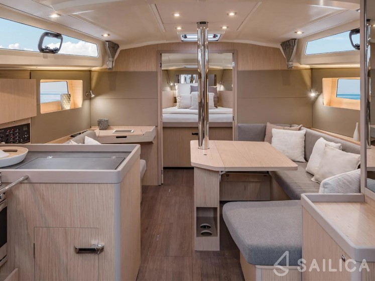 Oceanis 41.1 - Yacht Charter Sailica