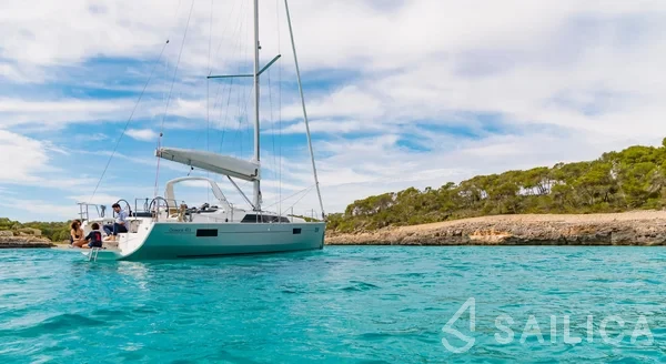 Oceanis 41.1 - Yacht Charter Sailica
