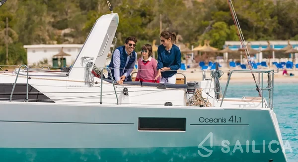 Oceanis 41.1 - Yacht Charter Sailica