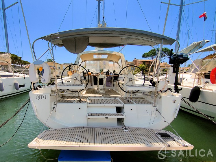 Oceanis 41.1 - Yacht Charter Sailica