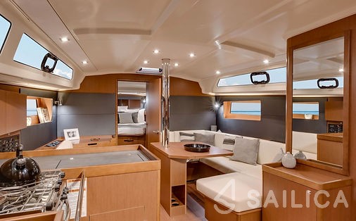 Oceanis 41.1 - Yacht Charter Sailica