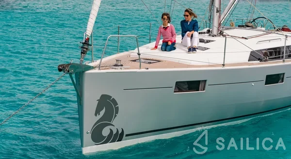 Oceanis 41.1 - Yacht Charter Sailica