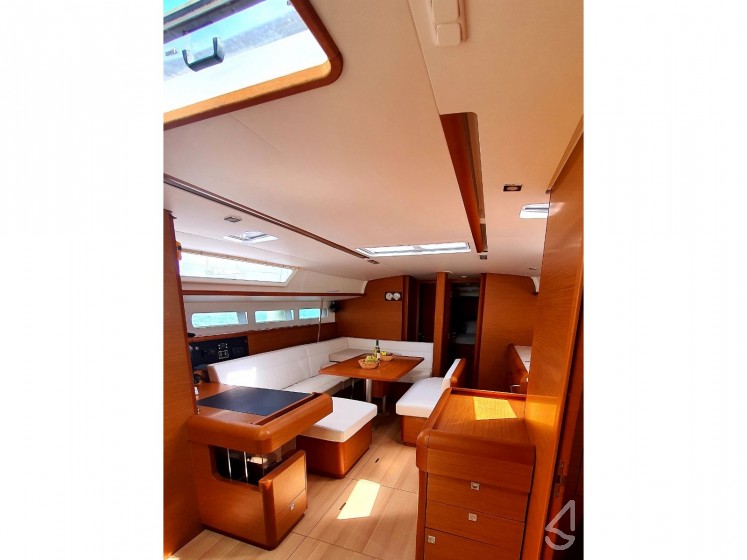 Sun Odyssey 519 - Yacht Charter Sailica